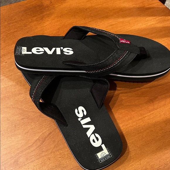 Men’s size 8 flip flops New with tags Smoke free Pet free home - Picture 3 of 6